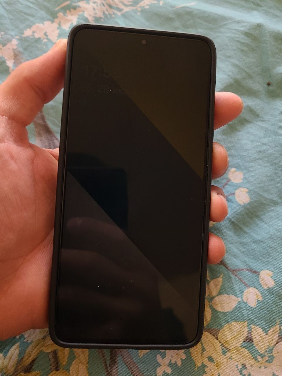 Samsung s21 + sotiladi