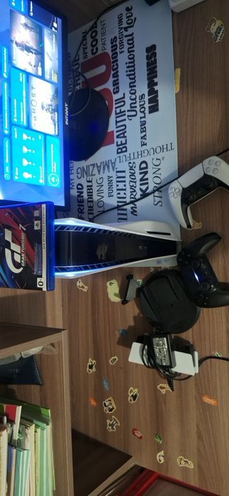 Playstation 5 в отличном состоянии.