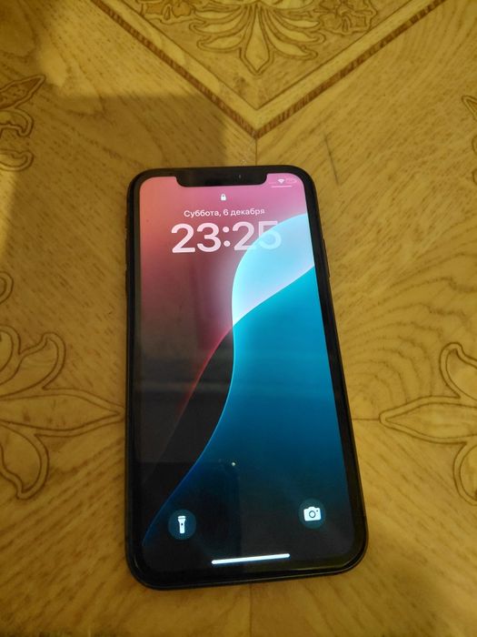 Продам IPhone 11 64g