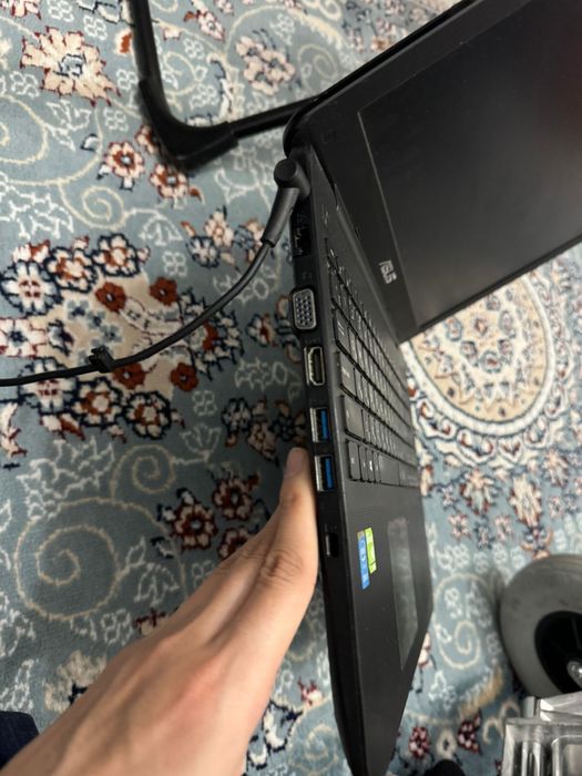Ноутбут Asus в хорошем состоянии