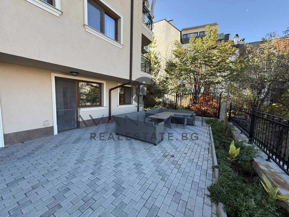 оф.24538 Двустаен с двор / Бунарджика