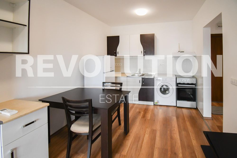 Дава се под наем Двустаен апартамент в София, Павлово - 65 кв.м за 500 € - Снимка #2