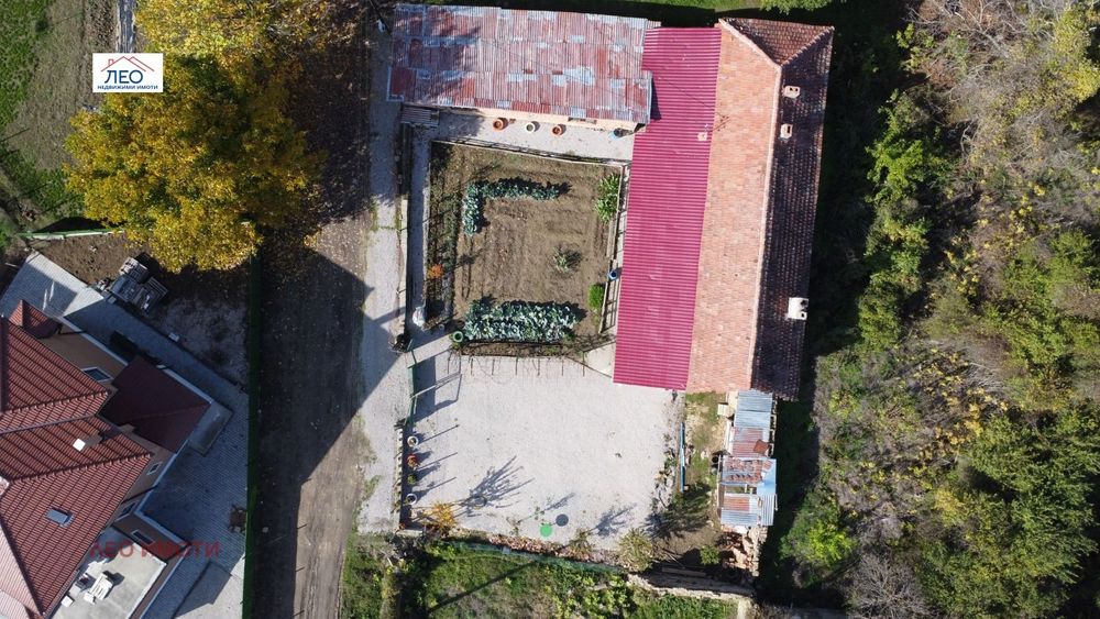 Къща в Габрово, област-с.Ряховците площ 80 цена 35000