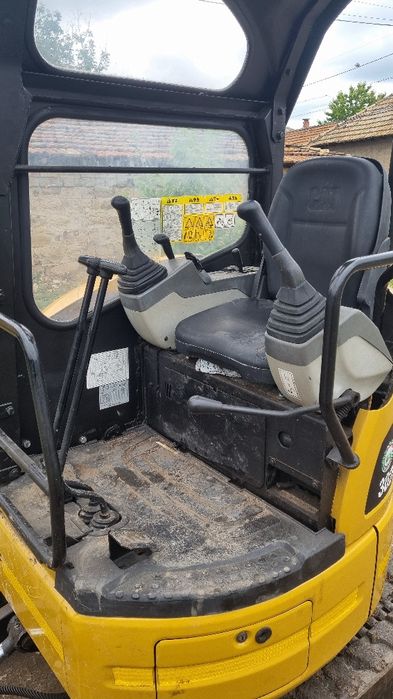 Багер CAT302c джойстици