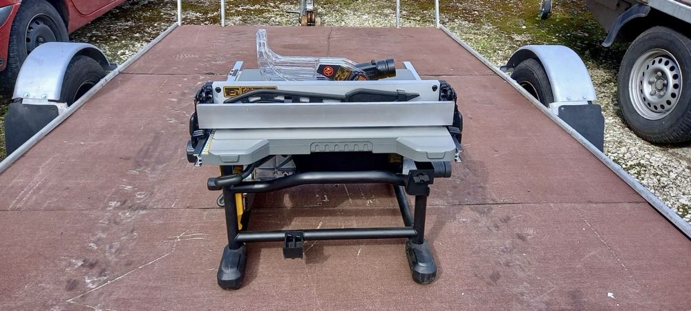 Настолен циркуляр DeWalt DWE 7485 -QS