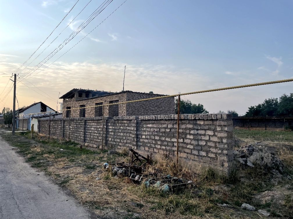 10 sotik uchastka sotiladi