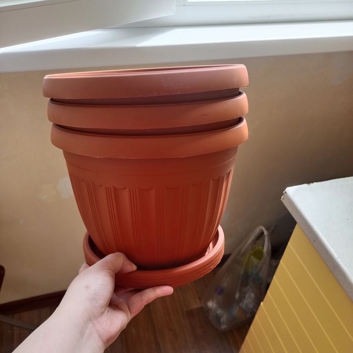 Продам новые горшки для цветов