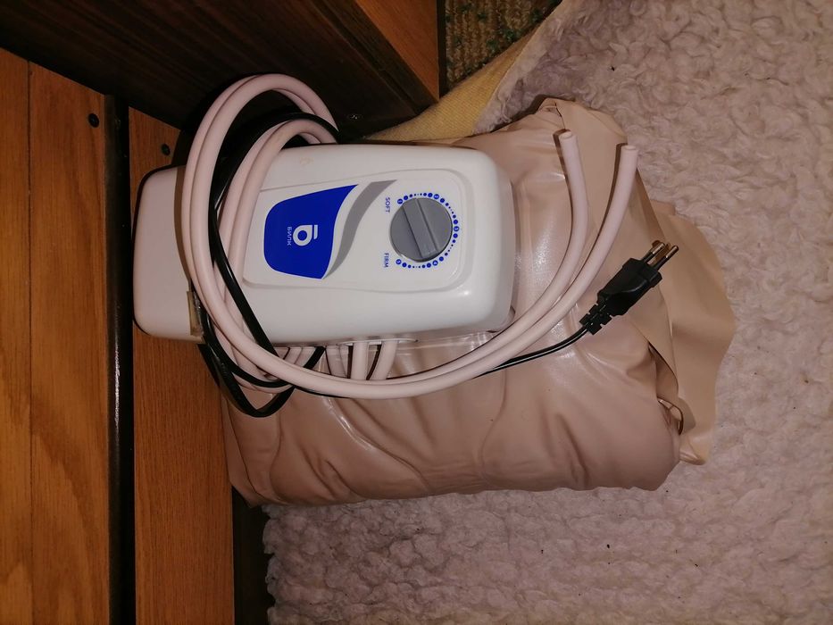 Подчаршафен дюшек. Почти нов.