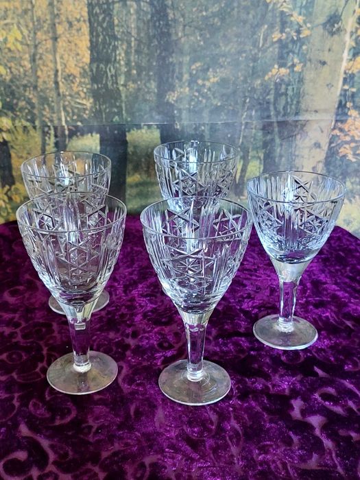 Хрустальные рюмки и фужеры