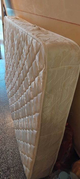 Подарявам матрак  
 114см./190см.