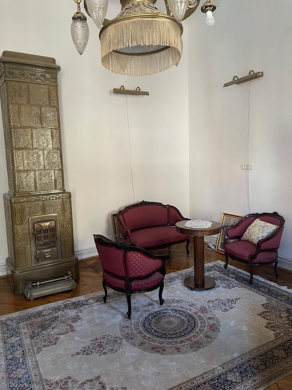 Vând apartament ultracentral 2 camere pret 115000 euro