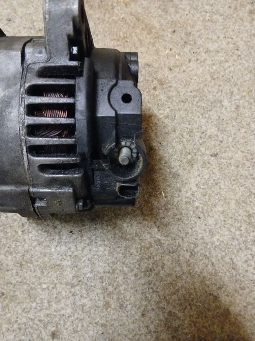 vând alternator Renault