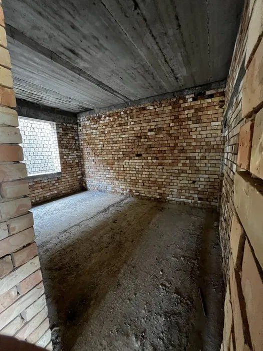 Уч кахрамон участок 5 соток 8 комнат (от поста 1 км)