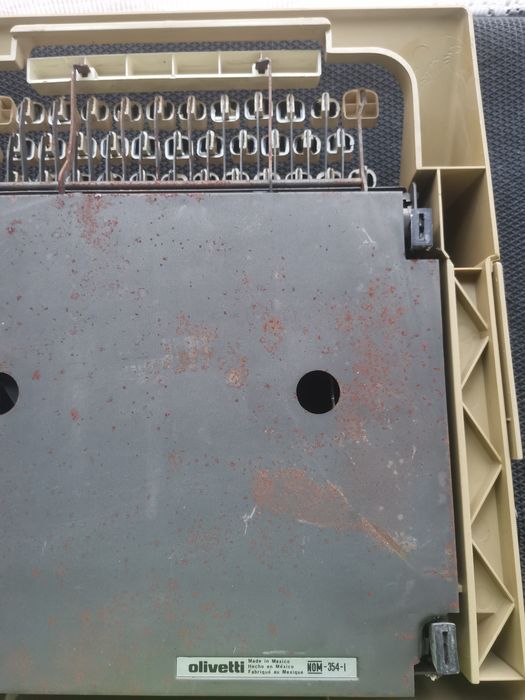 Masina de scris Olivetti Lettera 25