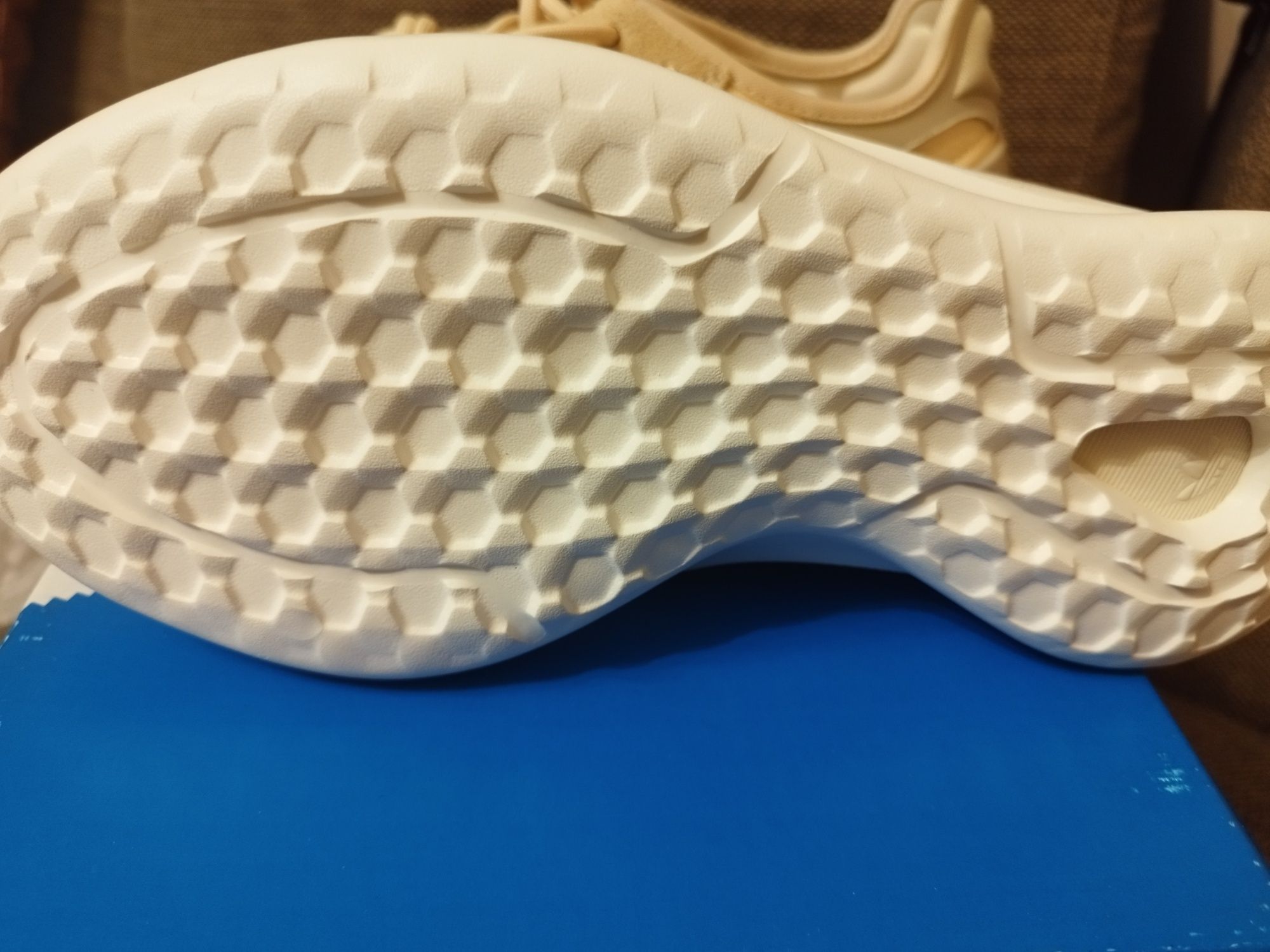 Нови маратонки Adidas 40