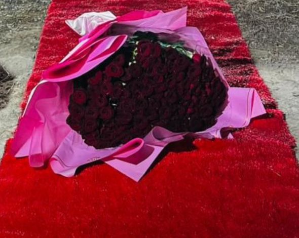 20 000 тг Срочно продается свежие цветы 1.5м розы