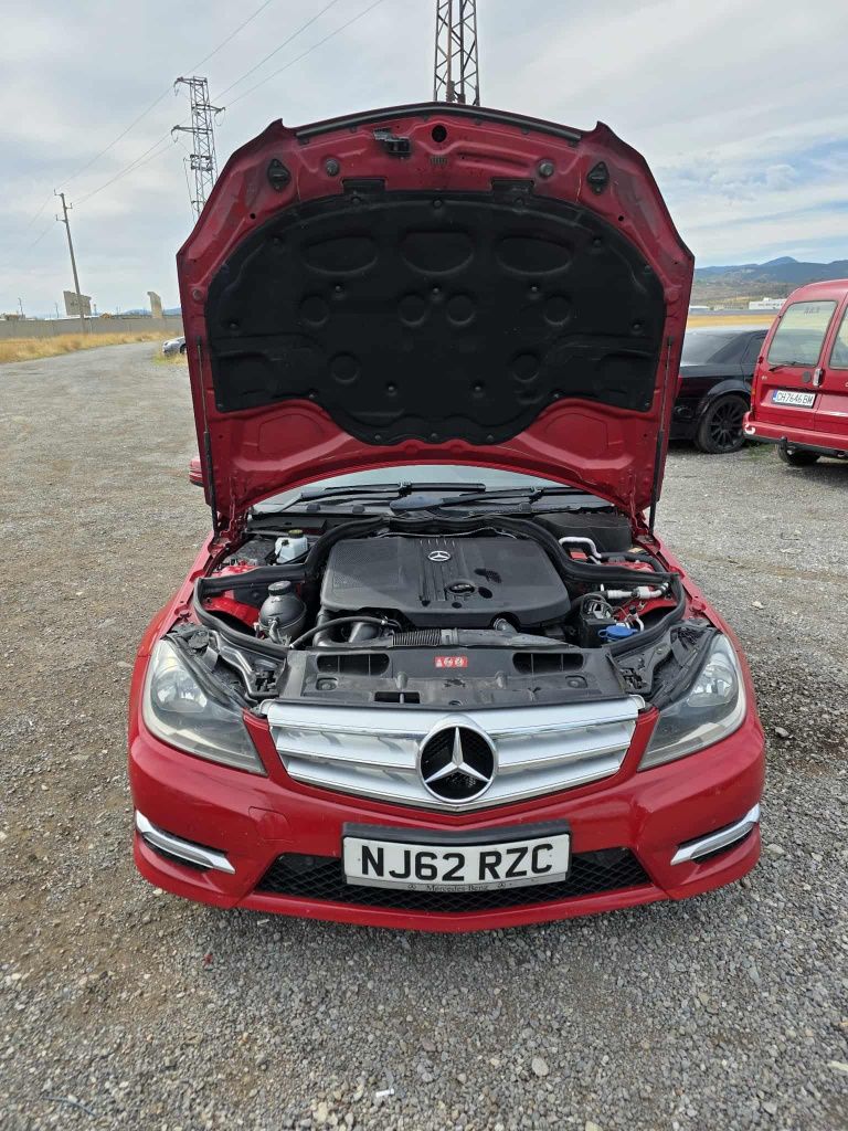 Mercedea-Benz C220