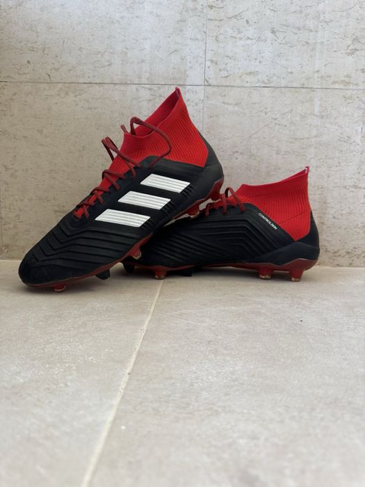 Футболни обувки Адидас Predator