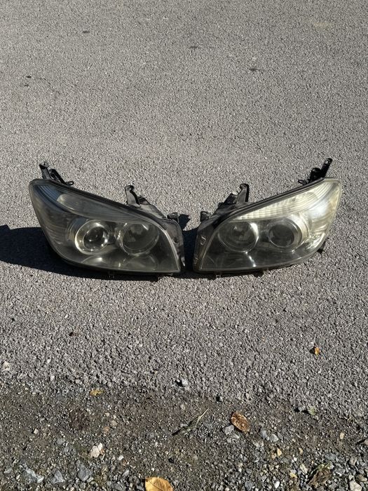 Оригинални фарове за toyota rav 4 2009г.
