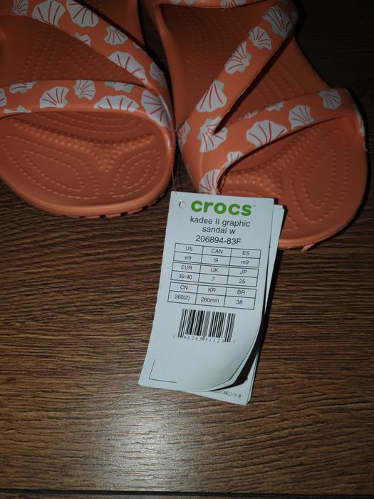 Papuci crocs marimea 39,  noi cu eticheta. Talpa confortabila.