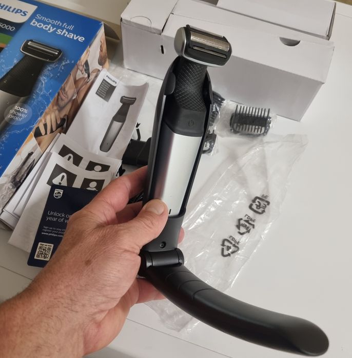 Masina de tuns si ras corporala Philips