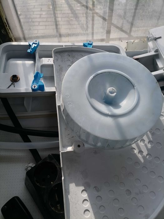 Сушилня Hotpoint Ariston за части.