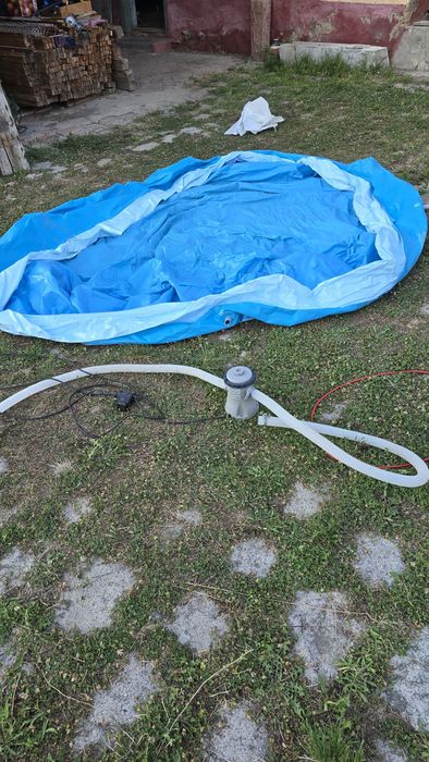 Piscina Best cu pompa recirculare si prelată.