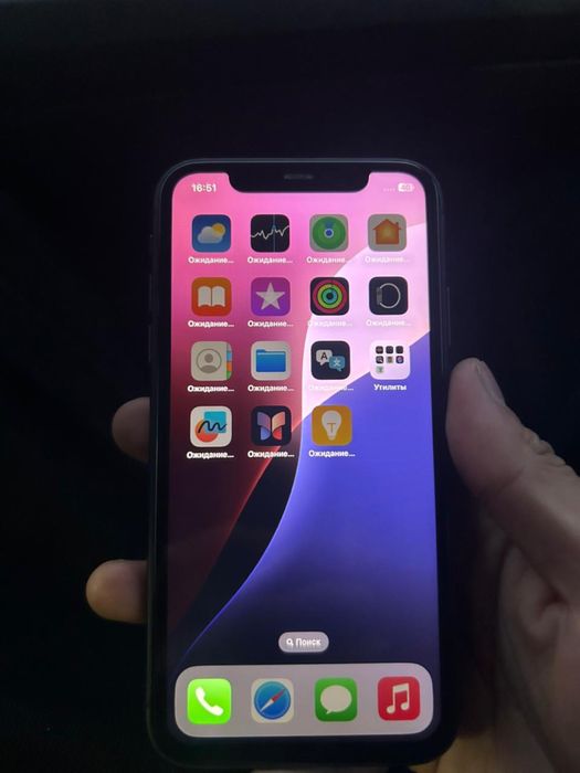 Продам Айфон 11