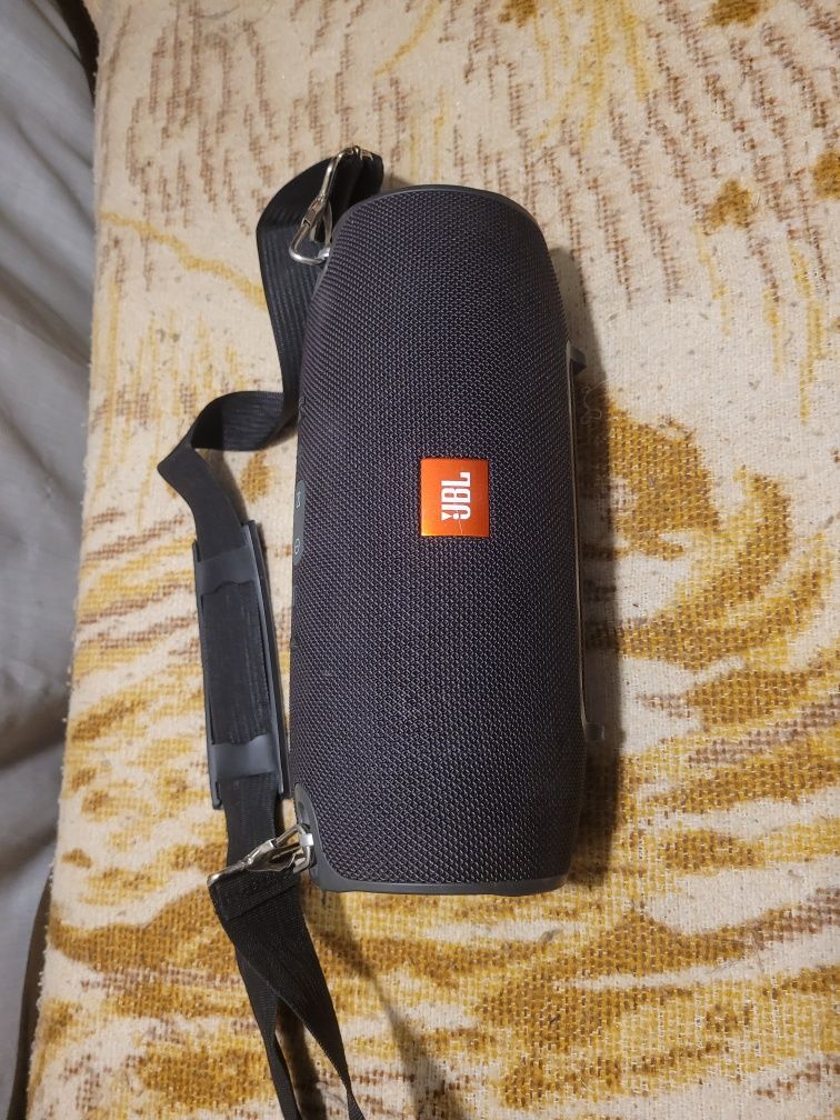 Vând boxa jbl extreme 1