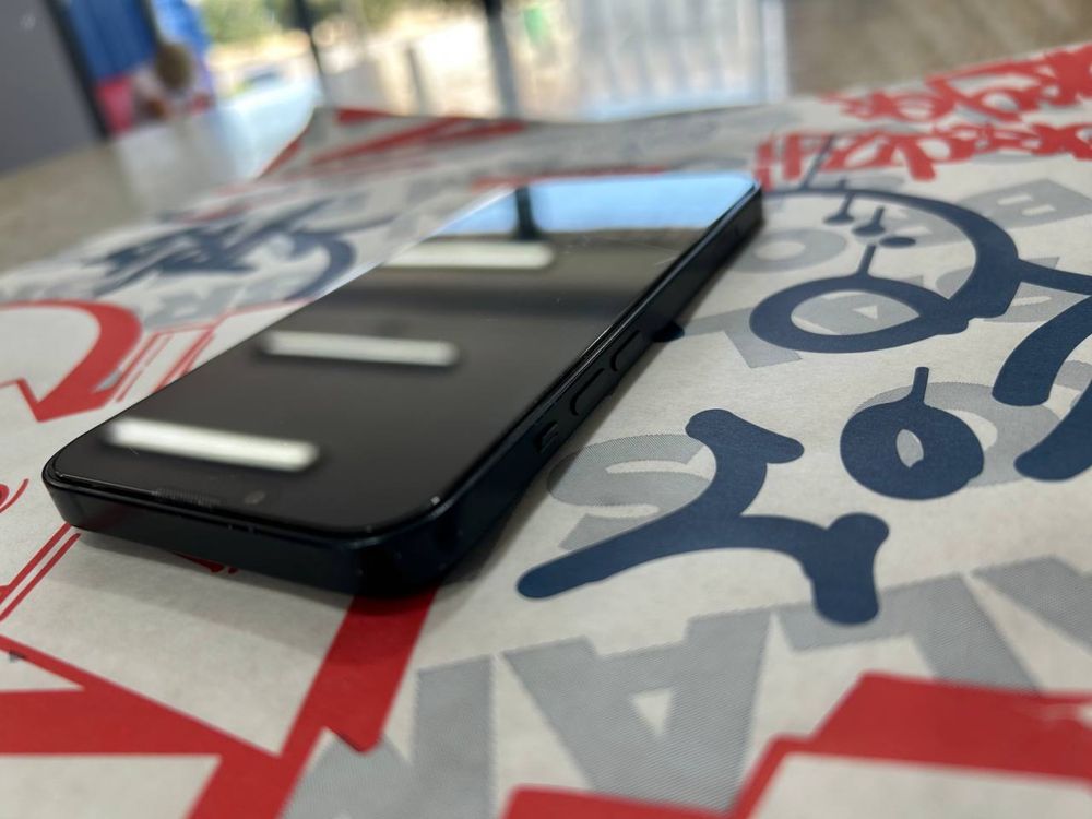 iPhone 13 128gb.