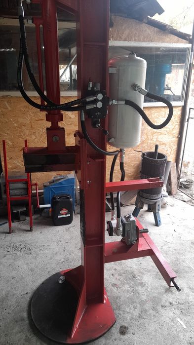 Spărgător de lemne pentru tractor