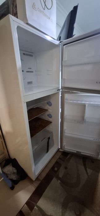 Холодильник продаётся