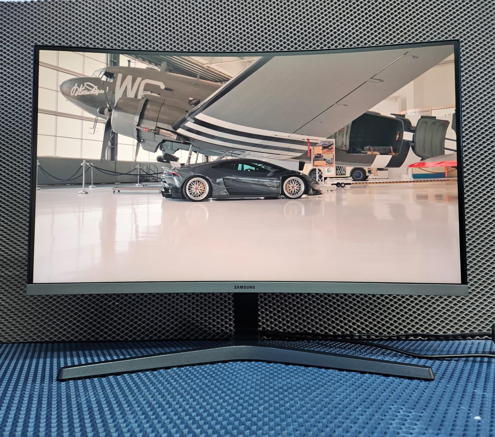 МОНИТОР Samsung Curved(изогнутый) 27/новое состояние/коробка/идеал/ред