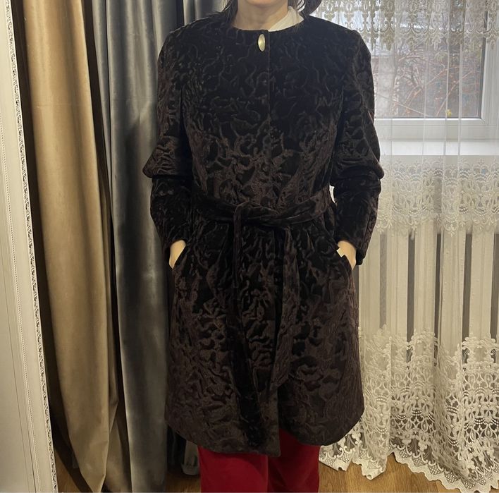 Женское одежда, пальто.