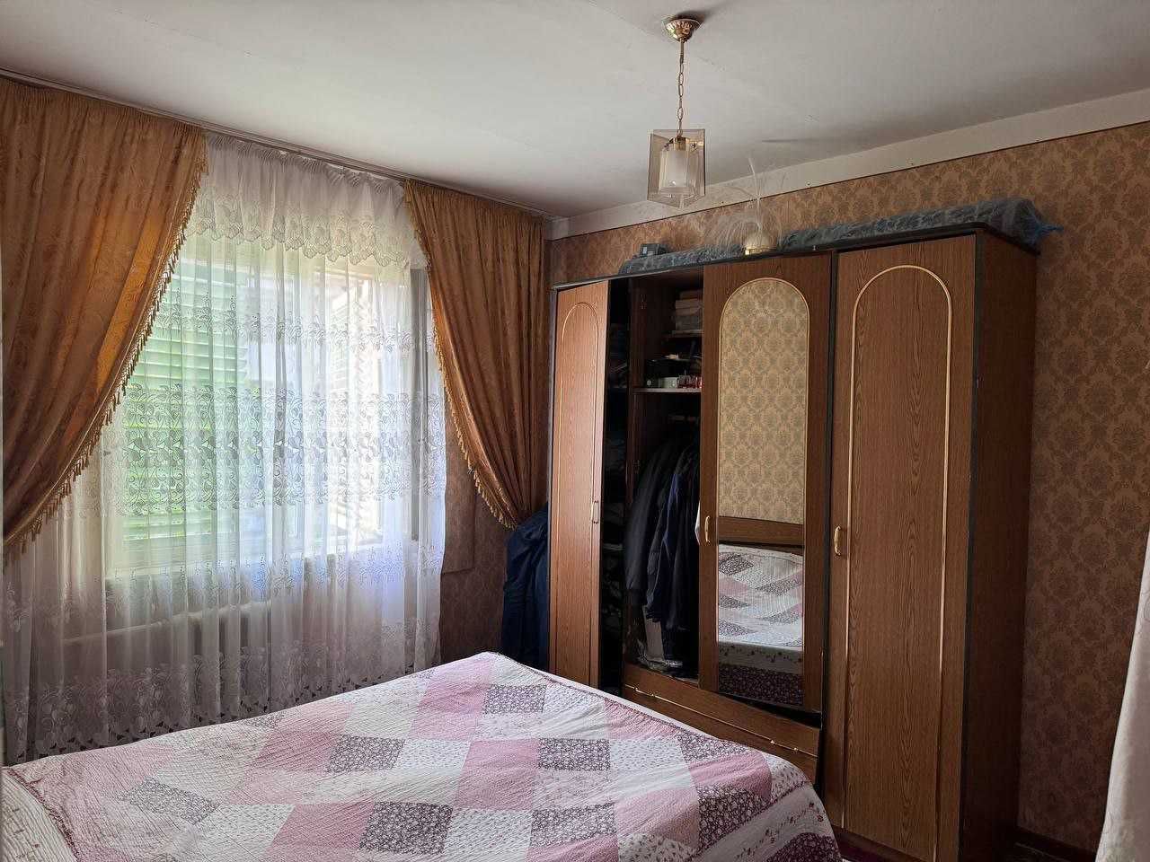 Yunusobod18 4 xona gishtli 77 seriya kvartira sotiladi