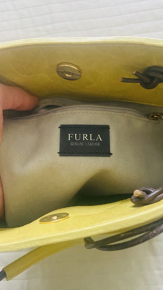 Чанта Furla Essencial -размер L