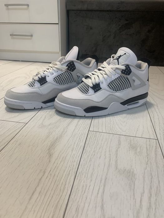 Jordan 4 military black