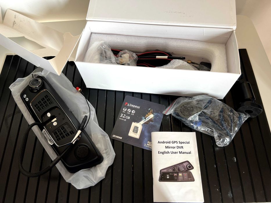 Oglinda electrica cu camera video