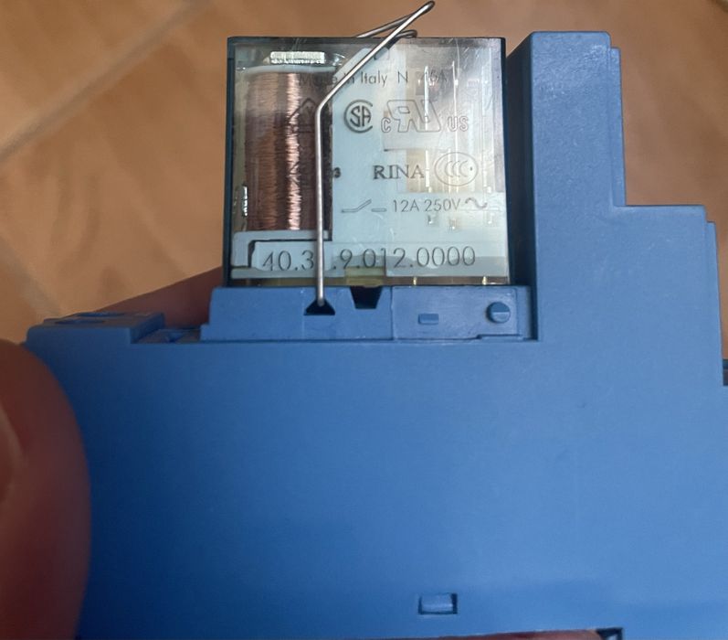 releu cu bobina la 12v dc