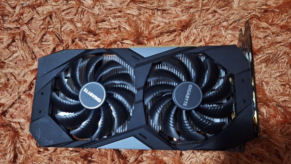 Vând placă video rtx 2060 6gb