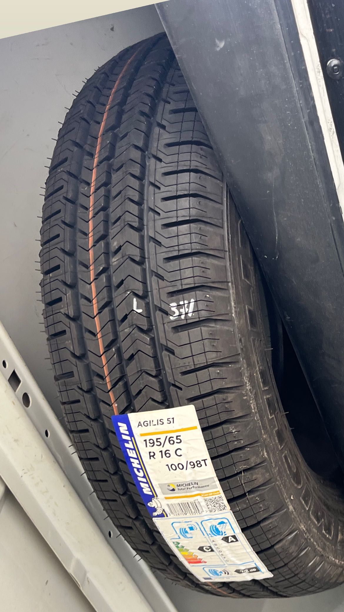 MICHELIN AGILIS 51 195/65 R16C 100/98T