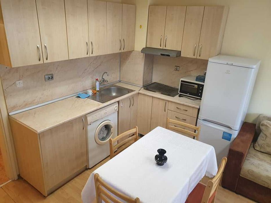 Дава се под наем Двустаен апартамент в Бургас, Център - 43 кв.м за 204 € - Снимка #1