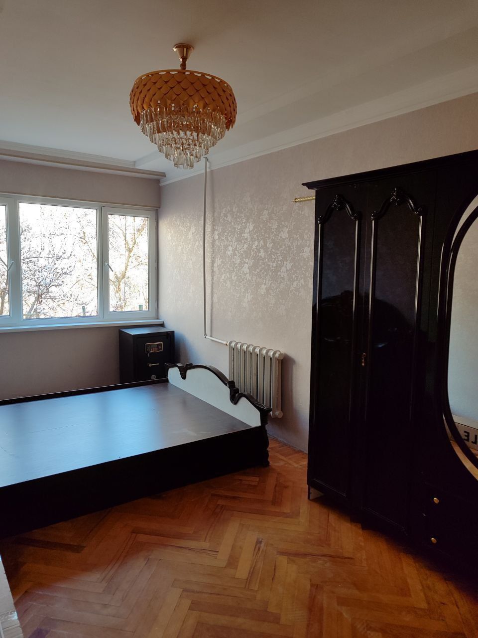 Продаётся 3х комн.квартира в центре на Себзаре Ор-р Ганга. Балкон 2,×6