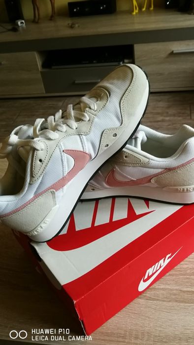 Vind încălțăminte sport Nike. 255 lei ușor negociabil