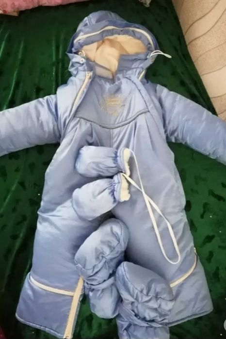 Продам детский комбинезон