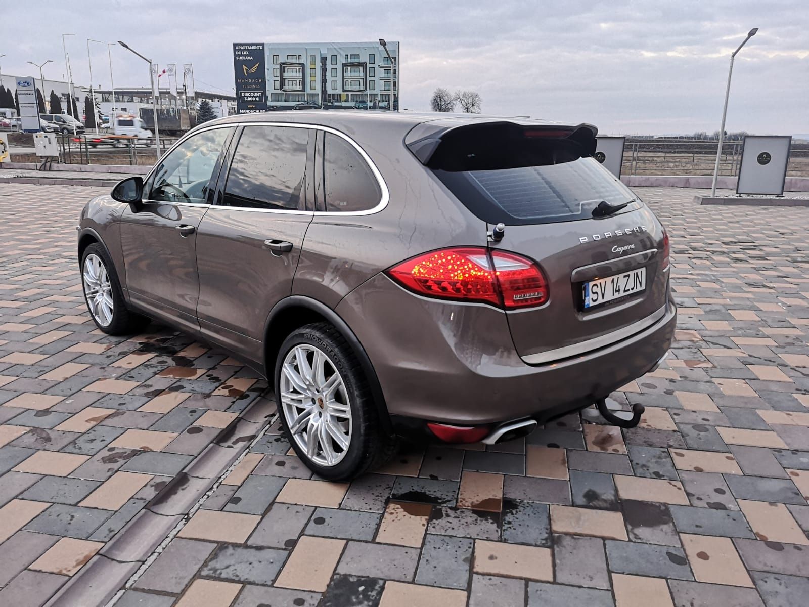 Vând Porsche Cayenne