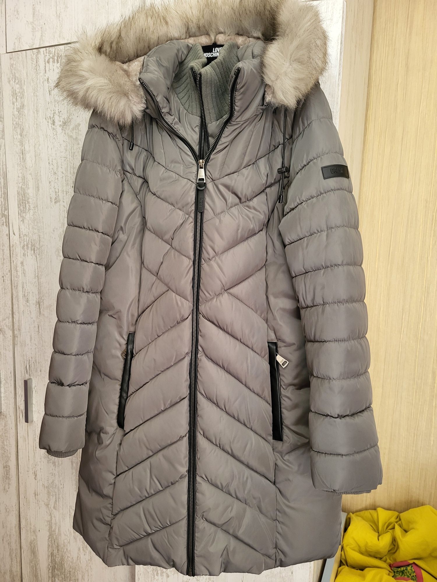 Дамско зимно яке DKNY