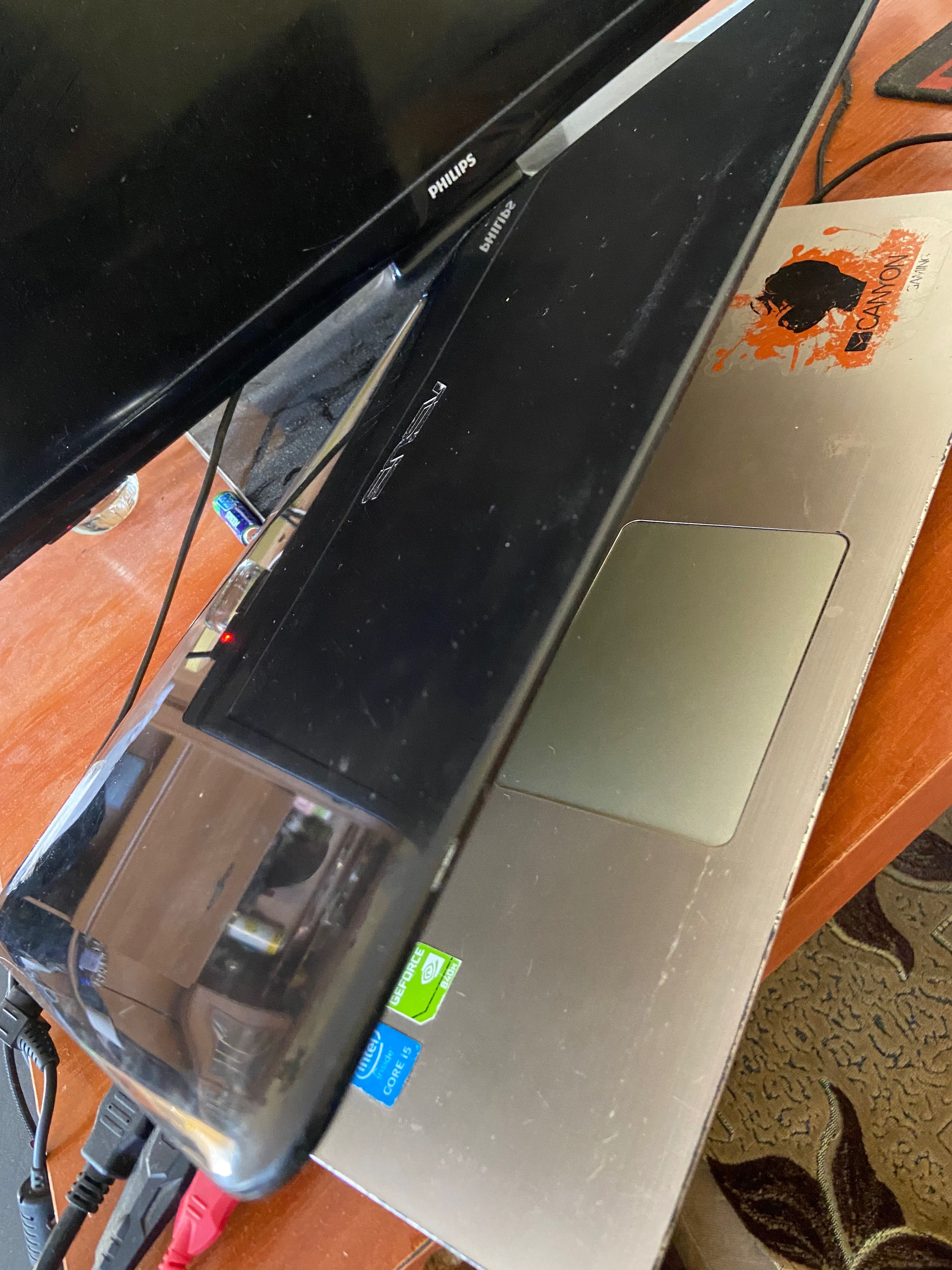 Лаптоп Asus X555L