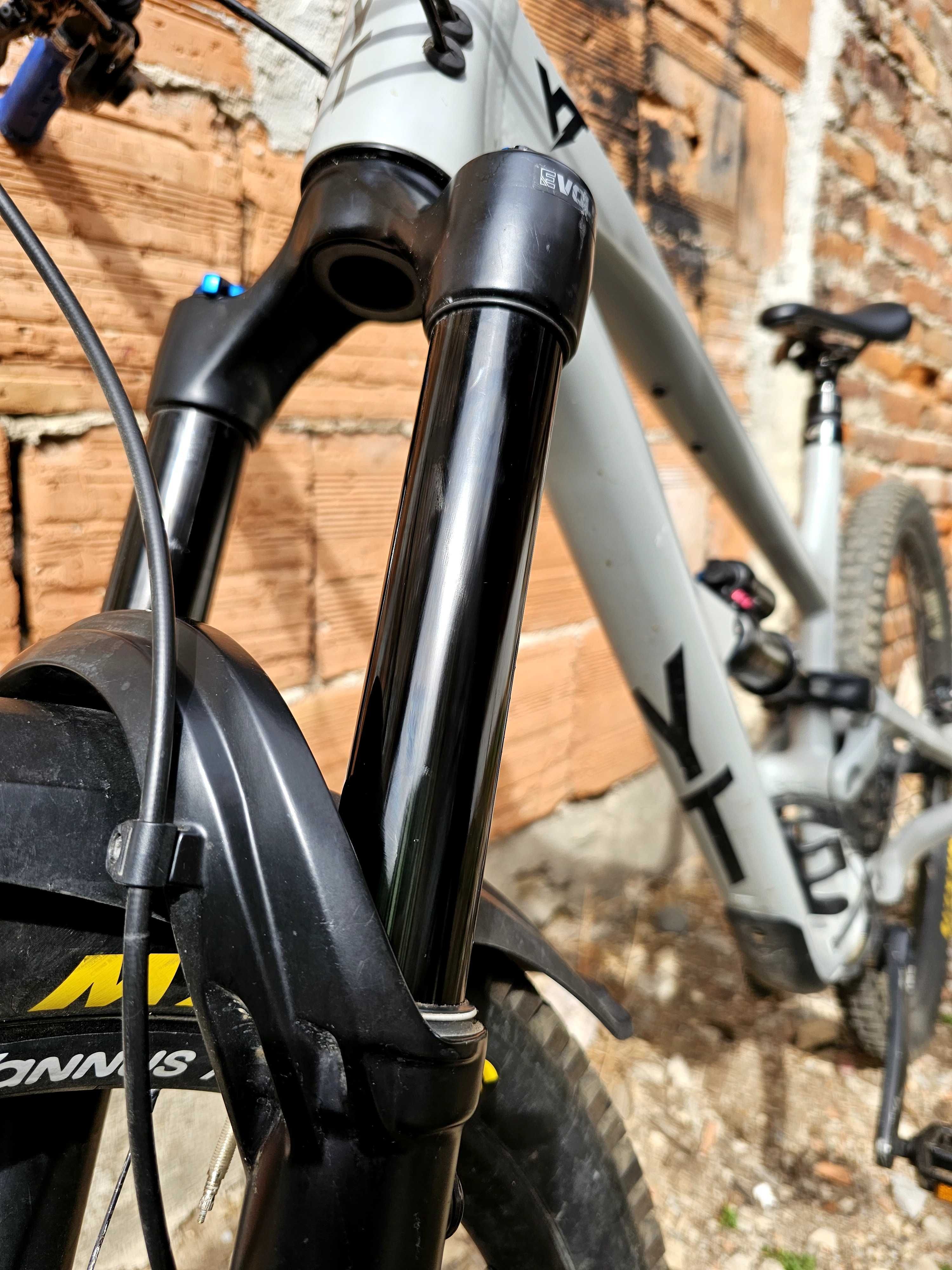 YT Capra Core 2 XL 29