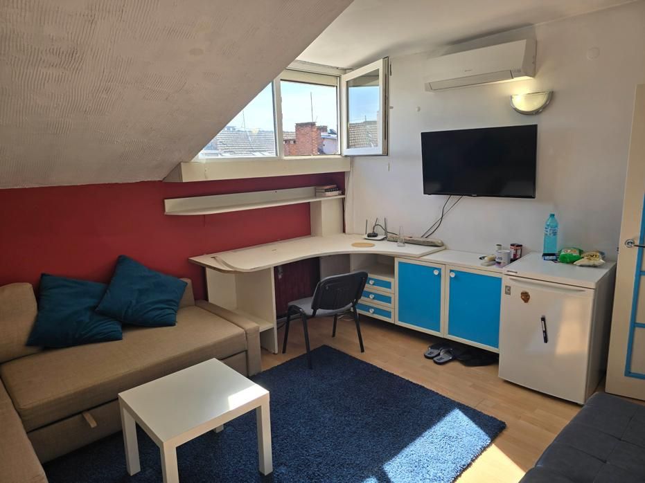 Дава се под наем Едностаен апартамент в София, Център - 25 кв.м за 400 € - Снимка #1